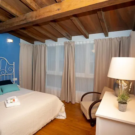 Turistiqa - - Triplex Centro * Ferrol