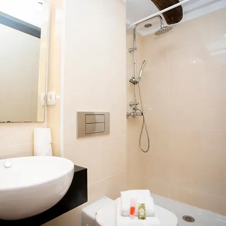 Turistiqa - - Triplex Centro Apartmán Ferrol