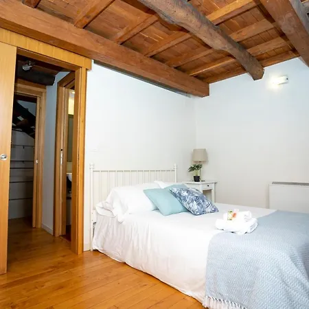 Turistiqa - - Triplex Centro Apartmán Ferrol